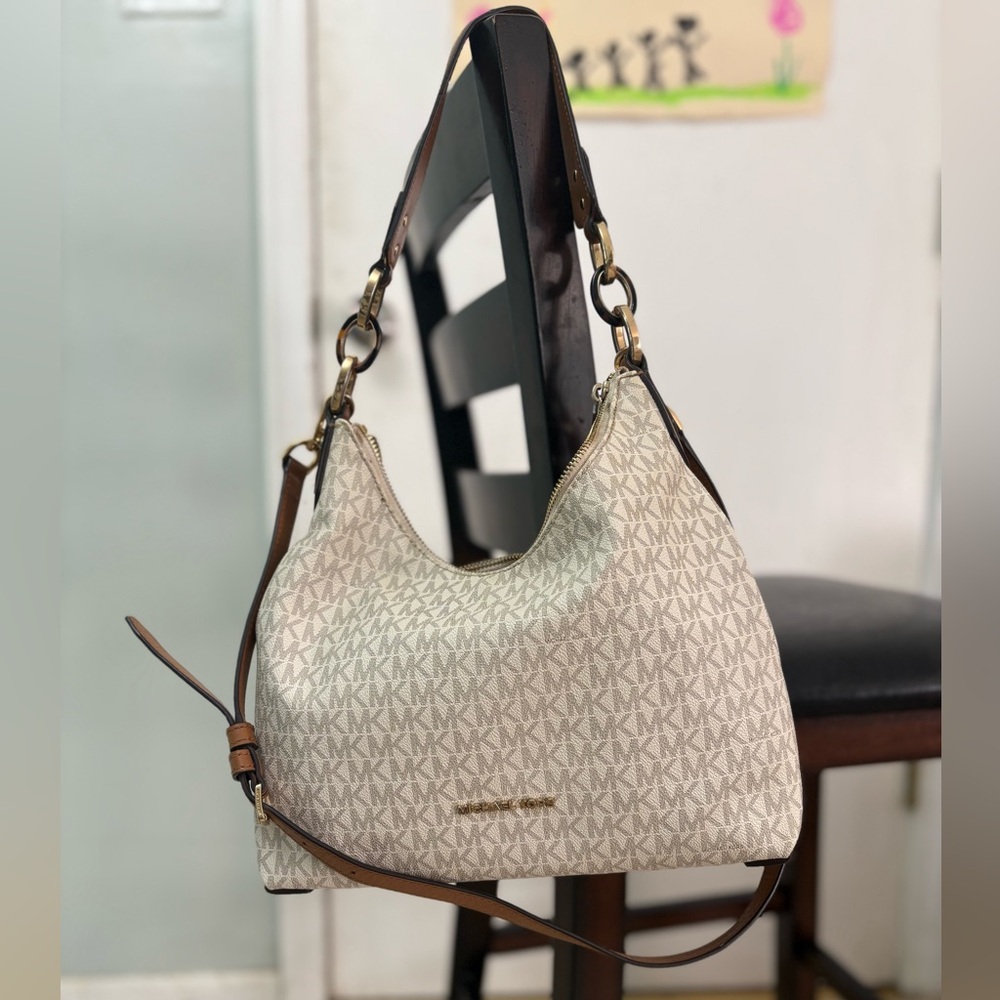 Michael Kors monogram white/cream Shoulder Bag with crossbody strap